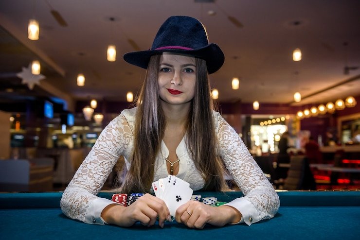 Detail simbol Fortune Mouse dan tabel pembayaran yang menunjukkan nilai setiap kombinasi di platform goceng bet
